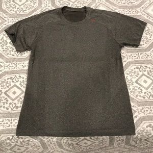 Lululemon workout top - M